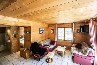 Image de 4 Pièces pour 9 Personnes