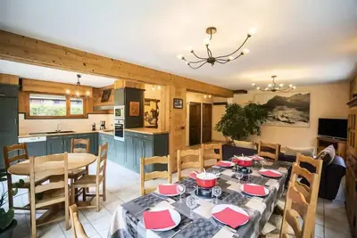 Image de 5 Pièces pour 9 Personnes