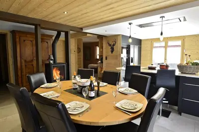 Image de 5 Pièces pour 8 Personnes