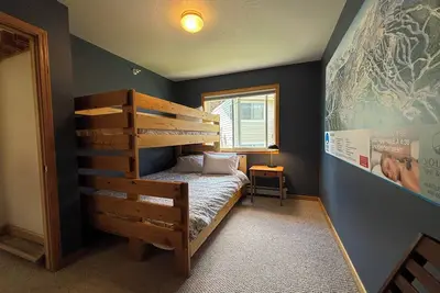Image de Spacious 2 bedroom condo with Ski Slope Views