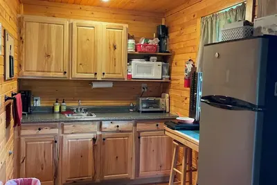 Image de Charming Rustic Cottage in the Heart of Laurel Highlands, Pa <br>Escape to this cozy, rustic retreat nestled in the stunning Laurel Highlands of Pennsylvania & Deer Creek Winery, where nature meets comfort & taste. Perfect for a weekend getaway or a