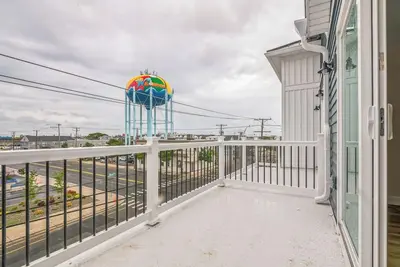 Image de Spacious 4-bedroom townhome in fantastic Wildwood with Ac, WiFi