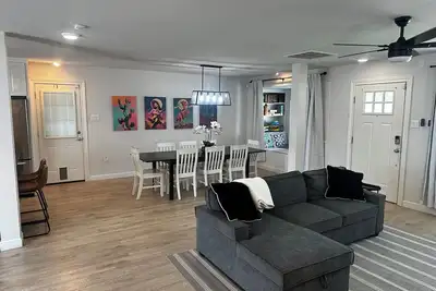 Image de Super Fun Backyard - Charming 2-bedroom house- Ac, WiFi Central Fort Worth