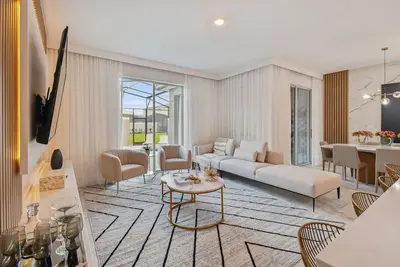 Luxurious 4br/3ba Home in Storey Lake