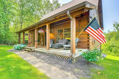 Image de Blue Ridge Mtns Retreat w/ Views, 1 Mi to Parkway!