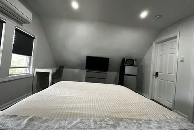Image de Charming room in a house located in a beautiful area of Queens, with Ac and WiFi