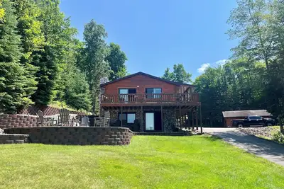 Image de Beautiful, newly renovated log lakefront home, 3bd, 2 Ba, high speed WiFi