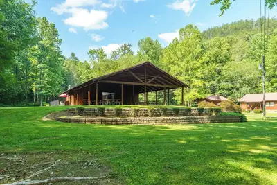 Image de Mountain Falls 7 | Hot Tub + Near Smoky Mountains