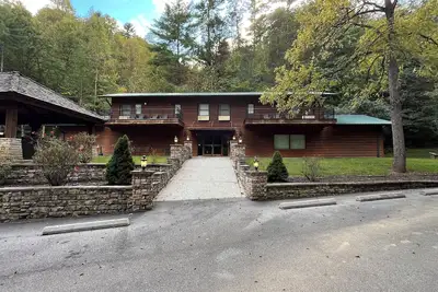 Image de Walden Lodge | Game Room + Hot Tub