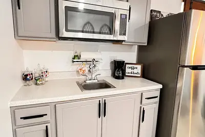 Image de Private Tiny House Self Check-In Ac And WiFi 30 mi To Disney Close To Lake Nona