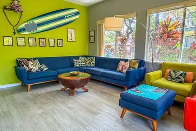 Image de Stylish 2br/2br with Ac, short walk to beach - New Listing!
