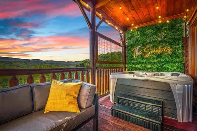 Image de Stunning Views! + Resort Pool + Hot Tub + 2 Kings + Ps5 + Fire Pit