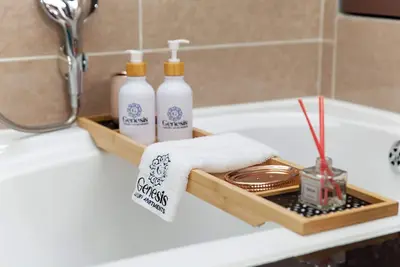 Image de Genesis Luxury Apartment \nYour home away from home.