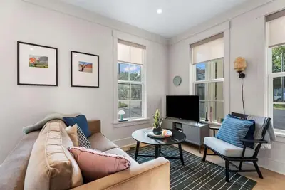 Image de 2br Urban Retreat w/ Deck, Near Downtown Durham