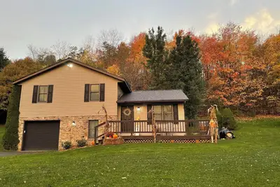 Image de Charming 3-bedroom House on 1 acre in Deep Creek