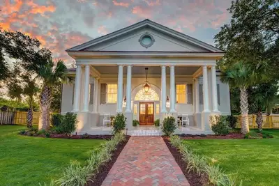 Image de Historic Fort Multrie Post Exhange! 9200 Sqft Of Sullivans Island Beach Luxury!