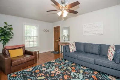Image de Relocation & Pet Friendly 2br | Extended Stay Home
