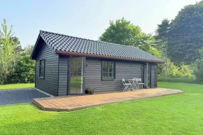 Image de Lovely small cottage near beach and nature