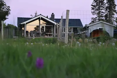 Image de Front-row summerhouse with view and big.