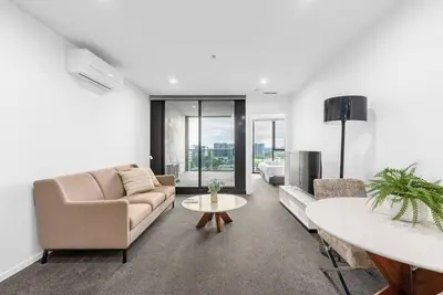 Image de Modern Chic 1-Bedroom Apartment with Parking