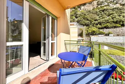 Image de Fabulous 2-bedroom apartment with Ac and heating in Varigotti, Italy