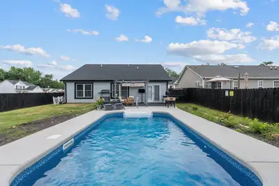 Image de Cozy and luxurious Home with Pool 3br 2bt