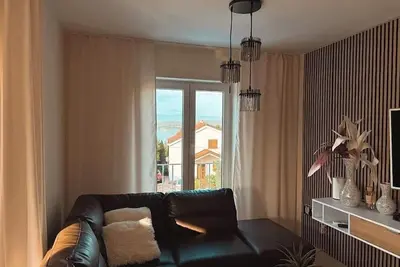 Image de Appartement de deux chambres avec la terrasse et la vue sur le mer Vantacici, Krk (A-24504-a)