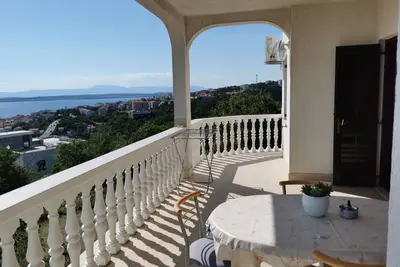Image de Appartement de trois chambres avec la terrasse et la vue sur le mer Crikvenica (A-24556-c)