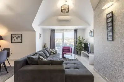 Image de Appartement de deux chambres avec le balcon Kastel Novi, Kastela (A-24645-a)