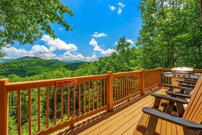 Image de Soaring Views - Pet Friendly, Wi-Fi, Hot Tub, Game Room, 3x King Beds, Fishing!