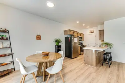Image de 11 Mi to Utah Lake: Newly Built Family Townhome!