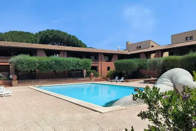 Image de Superbe appart au golf de St Cyprien Piscine