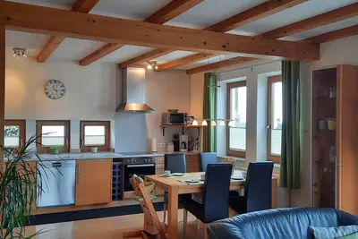 Image de Appartement 'Quinkert, 90 M²' avec terrasse privée, jardin partagé et Wi-Fi
