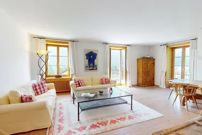 Image de Multi-family house in a sunny and quiet location in Silvaplana, just a few minut