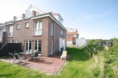 Image de Beautiful terraced house, approx. 100 m², with terrace and balcony near the beach