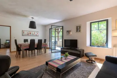 Image de Superbe appartement pour 6 avec terrasse, jardin privé, Wi-Fi gratuit et parkings - Saint-Lary Centre