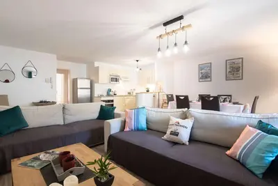 Image de Appartement 6 pers, centre St-Lary, 2 ch + cabine, garage, balcon, et ascenseur
