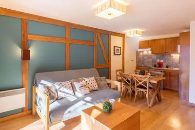Image de Appartement central avec piscine, sauna, parking et balcon - 6 personnes