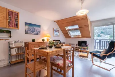 Image de Duplex confortable avec 2 chambres, balcon et parking à Saint Lary village, proche des thermes et télécabine