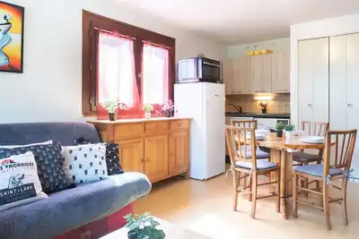 Image de Charmant T2 proche commerces et téléphérique avec navette gratuite et casier à skis