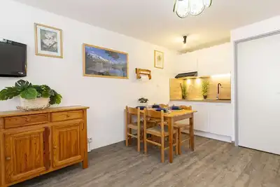 Image de Studio confortable près téléphérique, garage privé