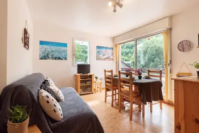 Image de Appartement T2 avec Balcon, Parking Privé et Proche Téléphérique à Saint-Lary-Soulan