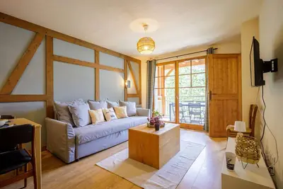Image de Appartement 6 pers. au Centre-Ville avec Piscine, Sauna, Parking, et Balcon