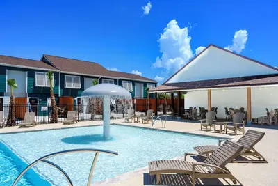 Image de 2 bedroom 1. 5 bath townhome 1150 sqft B1