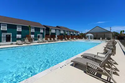 Image de 2 bedroom 1. 5 bath townhome 1150 sqft