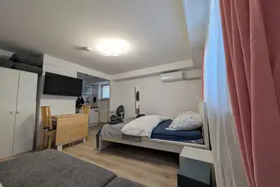 Image de Charming 1-bedroom apartment with Ac, WiFi in tranquil Walldorf