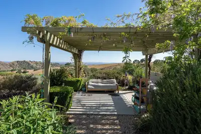 Image de Serene Escape with Incredible Views