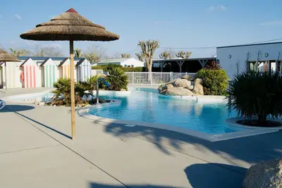 The Spot - La Torche. Auberge à ciel ouvert proche d'un spot de surf mythique