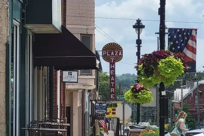 Image de Large two floor 4-bedroom 2. 5 bath apartment w Ac, WiFi in downtown Glasgow Ky