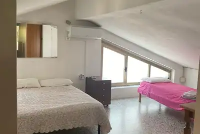Image de Near the sea central location, attic 3 floor elevator climate.